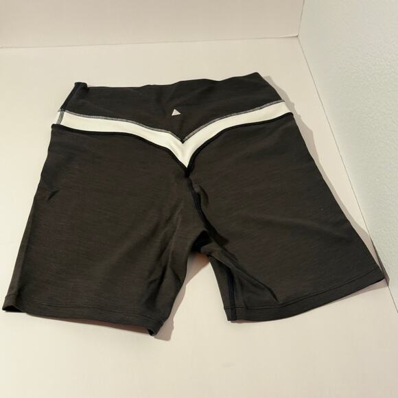 🏋🏻‍♀️ NWT Matching Set Workout Shorts Workout Top Gym Hot Girl Shorts Medium - Picture 3 of 15